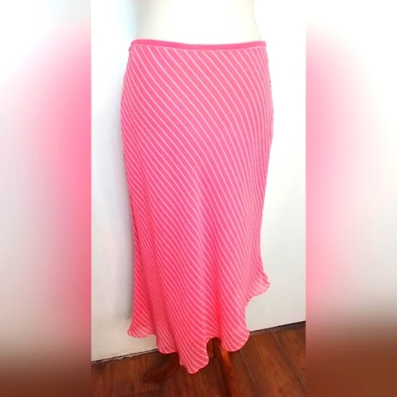 HOT PINK SILK SKIRT - Picture 1 of 4